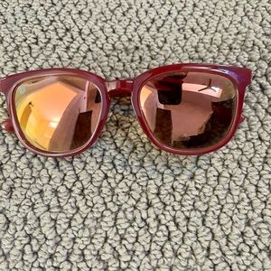 Knockaround Paso Robles, Glossy Sangria / Rose Gold, EUC